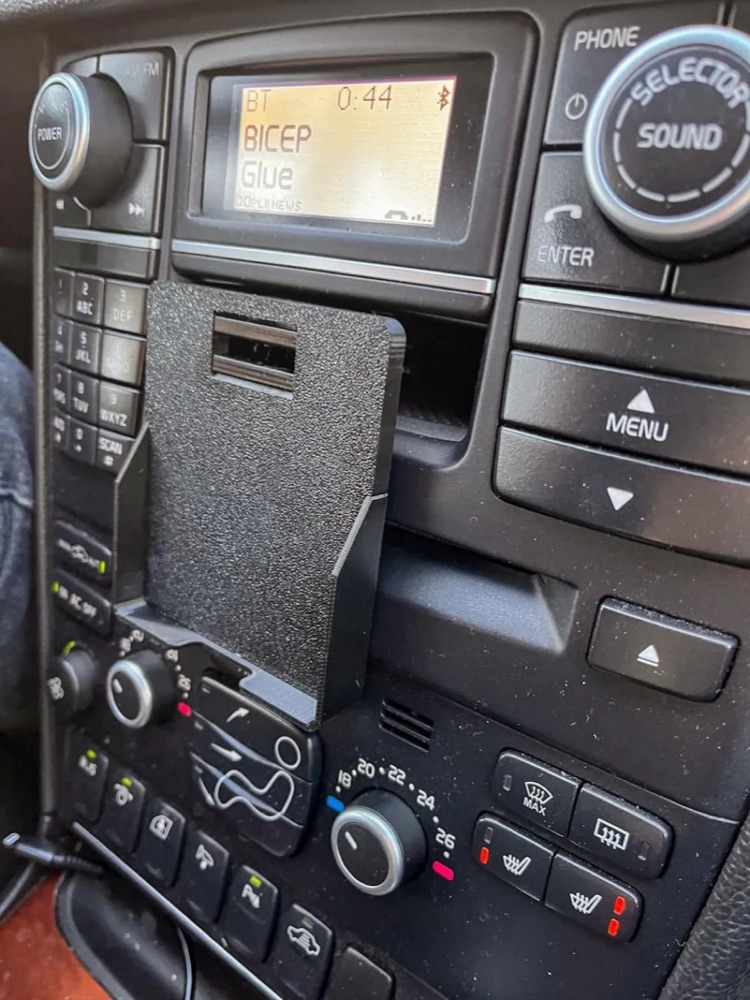 Volvo XC90 Telefon Tutucu Aparat