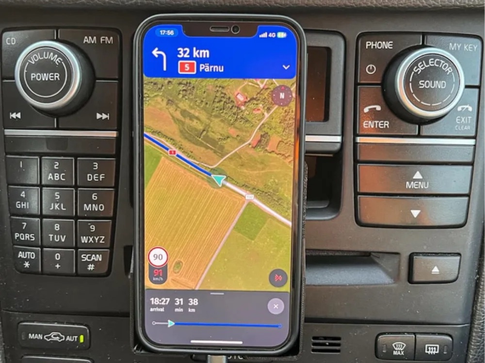 Volvo XC90 Telefon Tutucu Aparat görsel 2
