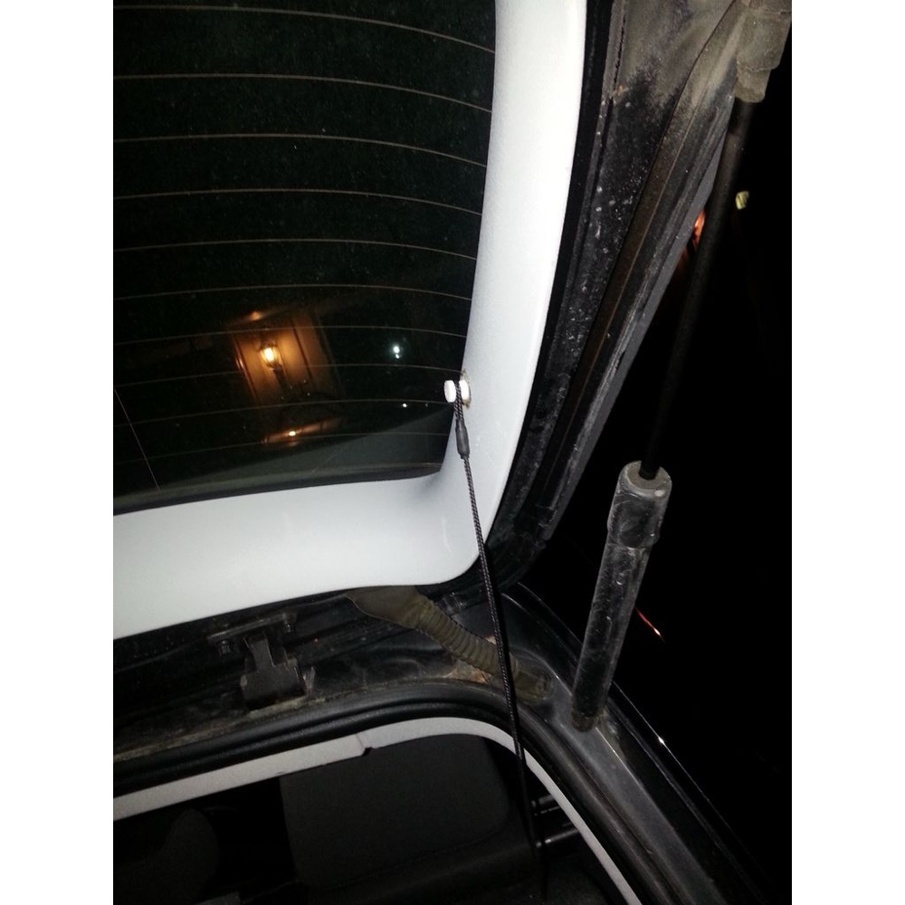 Volkswagen Bagaj / Döşeme Tutma Pimi görsel 3