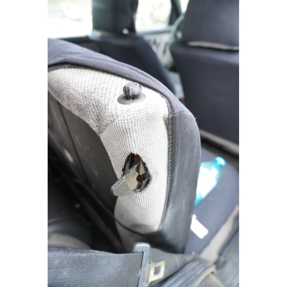 Volkswagen Golf 2 Arka Koltuk Çekme Çubuğu görsel 4