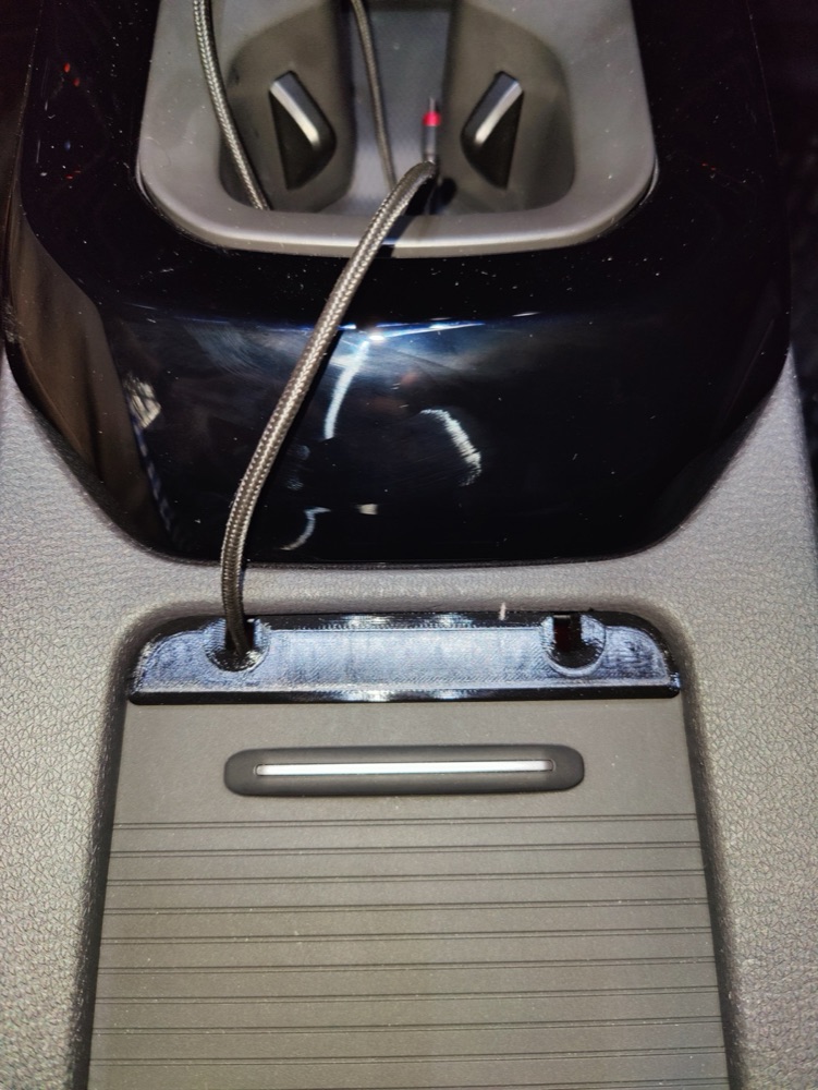 VW ID.4 USB Kablo Düzenleyici
