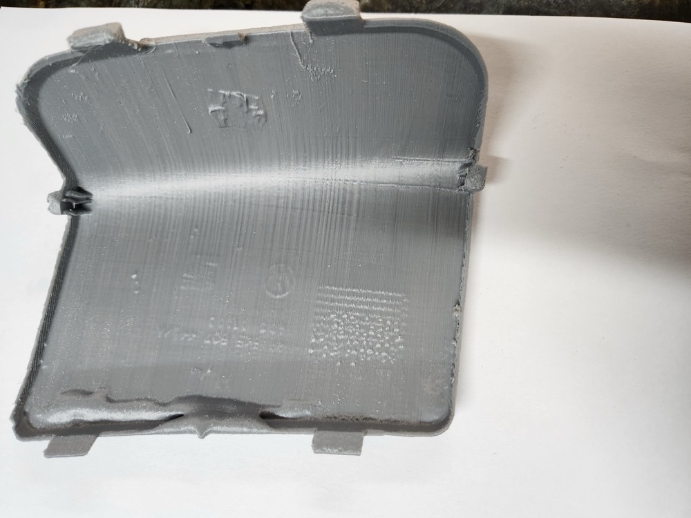 VW Polo 1999 Arka Tampon Çeki Demiri Kapağı görsel 3