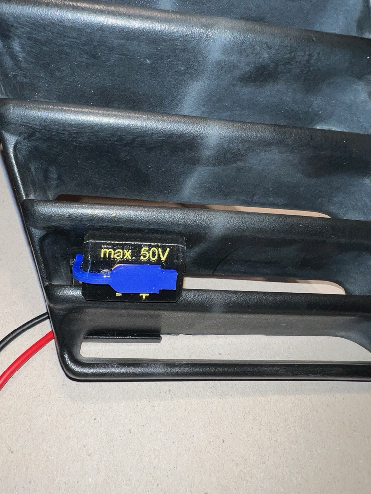 VW T3 Havalandırma Izgarası XT60 Güneş Paneli Giriş Braketi