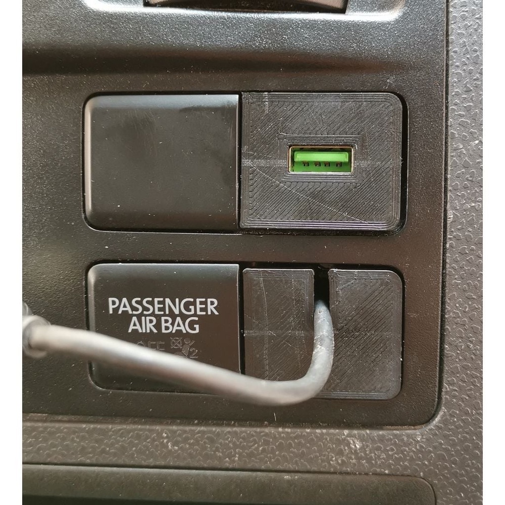Volkswagen T5 Kör Tapa (USB / Kablo Çıkışı) görsel 2