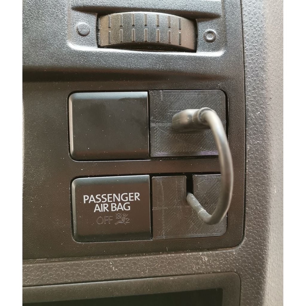 Volkswagen T5 Kör Tapa (USB / Kablo Çıkışı) görsel 3