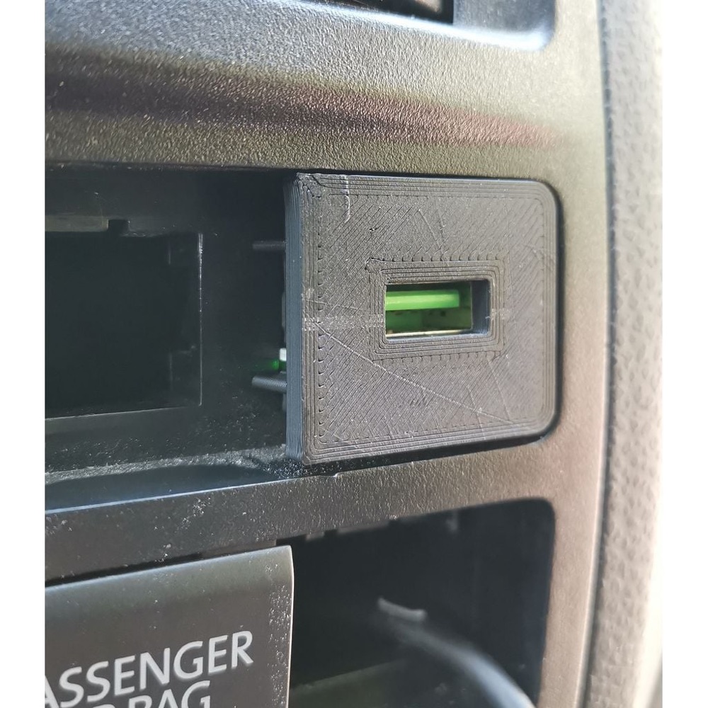 Volkswagen T5 Kör Tapa (USB / Kablo Çıkışı) görsel 4