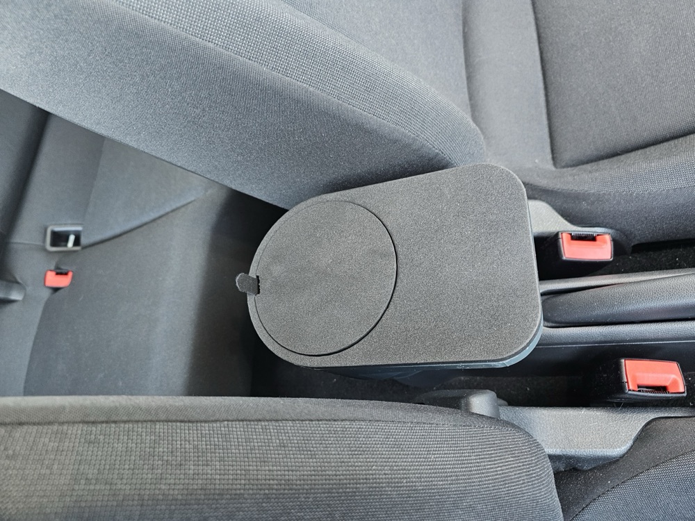 VW Up Kol Dayama ve Bardaklık Aparatı görsel 3