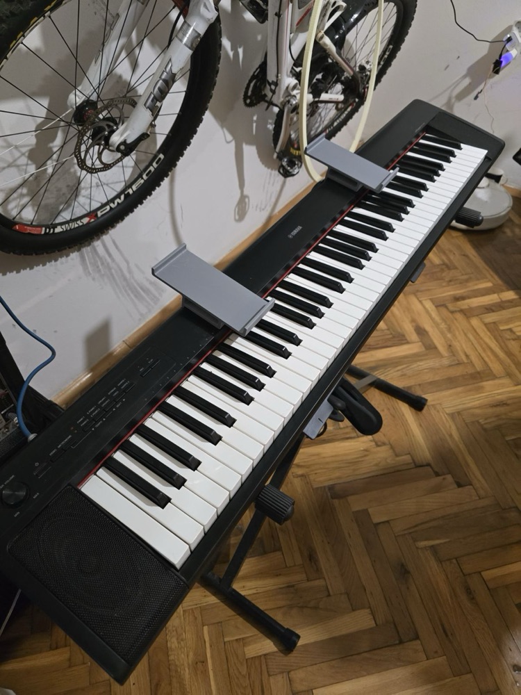 Yamaha elektrik piyano ikinci kat standı görsel 2