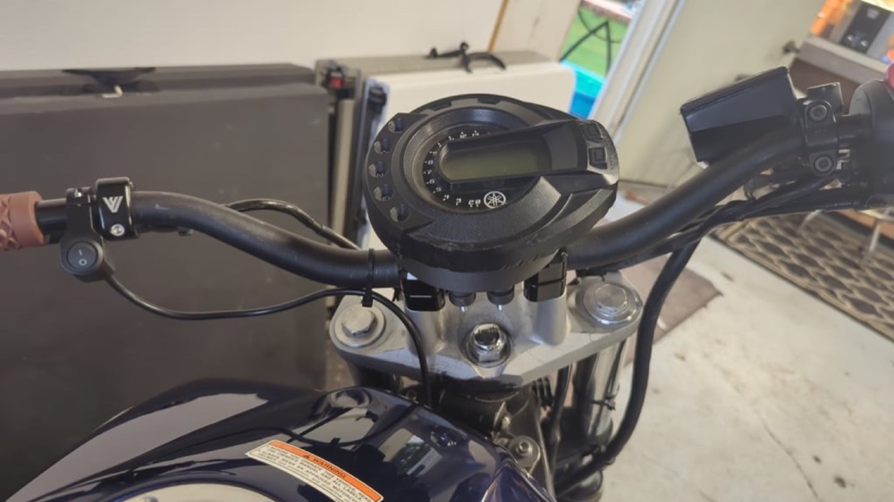 Yamaha FZ6 hız göstergesi / devir saati montaj aparatı