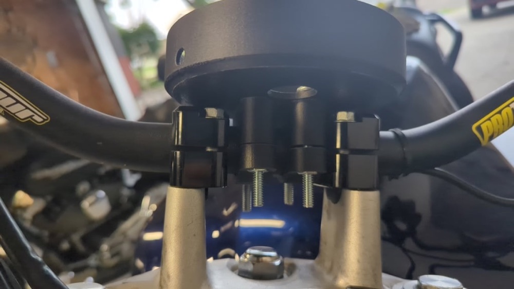 Yamaha FZ6 hız göstergesi / devir saati montaj aparatı görsel 2