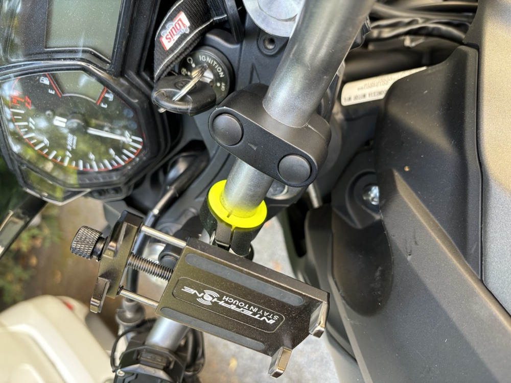 Yamaha MT-03 telefon tutucu aparatı