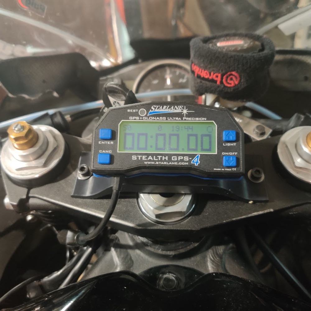 Yamaha R6 için Starlane GP4 GPS montaj aparatı