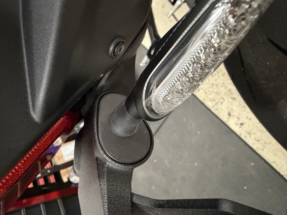 Yamaha R9 Evotech arka plaka taşıyıcı