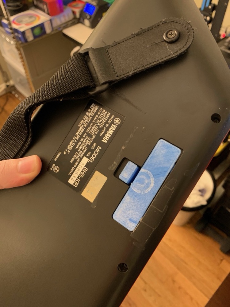 Yamaha SHS-10 pil kapağı