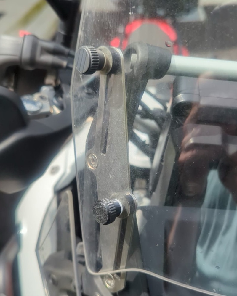 Yamaha Tenere 700 ayarlanabilir cam vida takımı