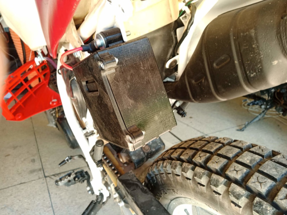 Yamaha TT350 batarya yuvası görsel 2