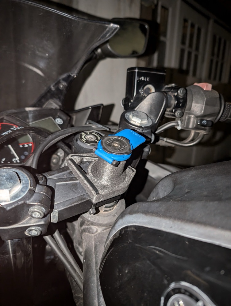 Yamaha YZF R3 Quad Lock adaptörü görsel 2